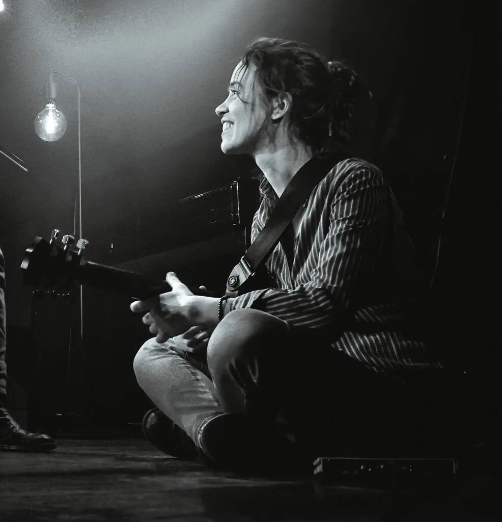 Elodie Bernigal Ello papillon - Guitare - en résidence à Migennes - A rebours - live